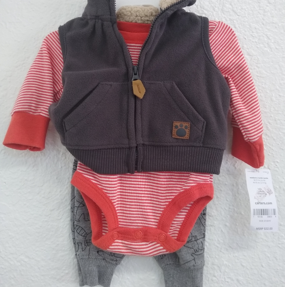 Carter's newborn baby outfit